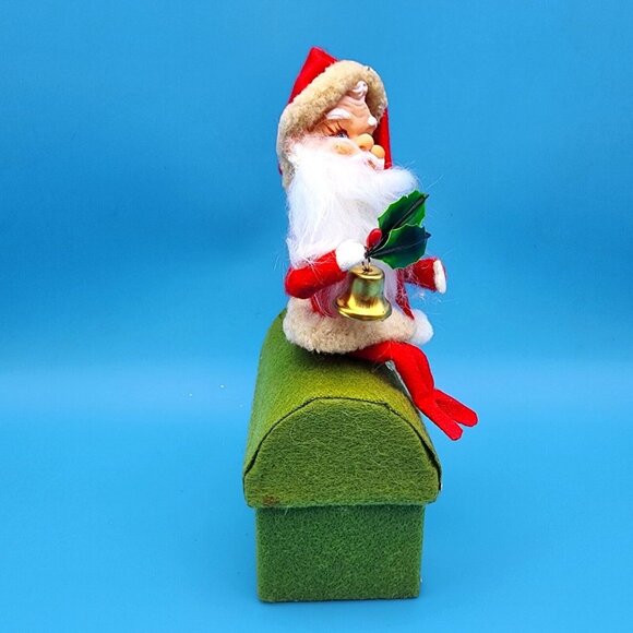 Santa Claus On Rooftop Green Felt Box Ornament Holly Gold Bell & Foil Accents v1 - Picture 4 of 10